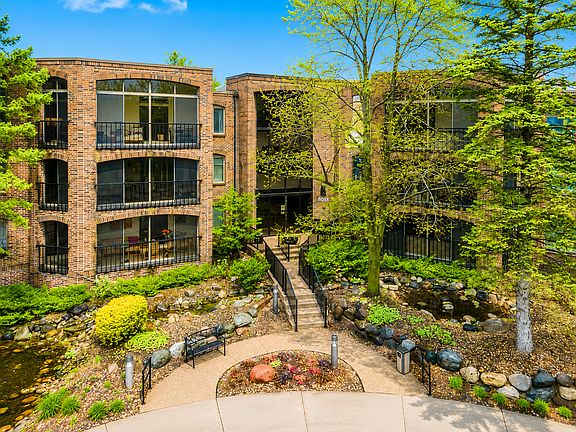 2nd image of 6051 Laurel Ave APT 207