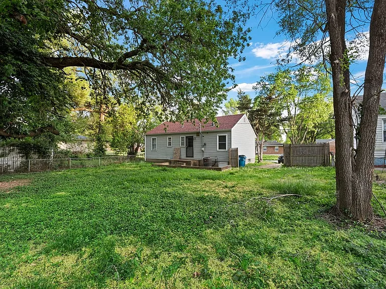 8253 Frost Ave — Photo 28