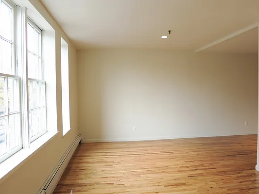 Rented by Brooklyn Heights Real Estate Inc | media 31