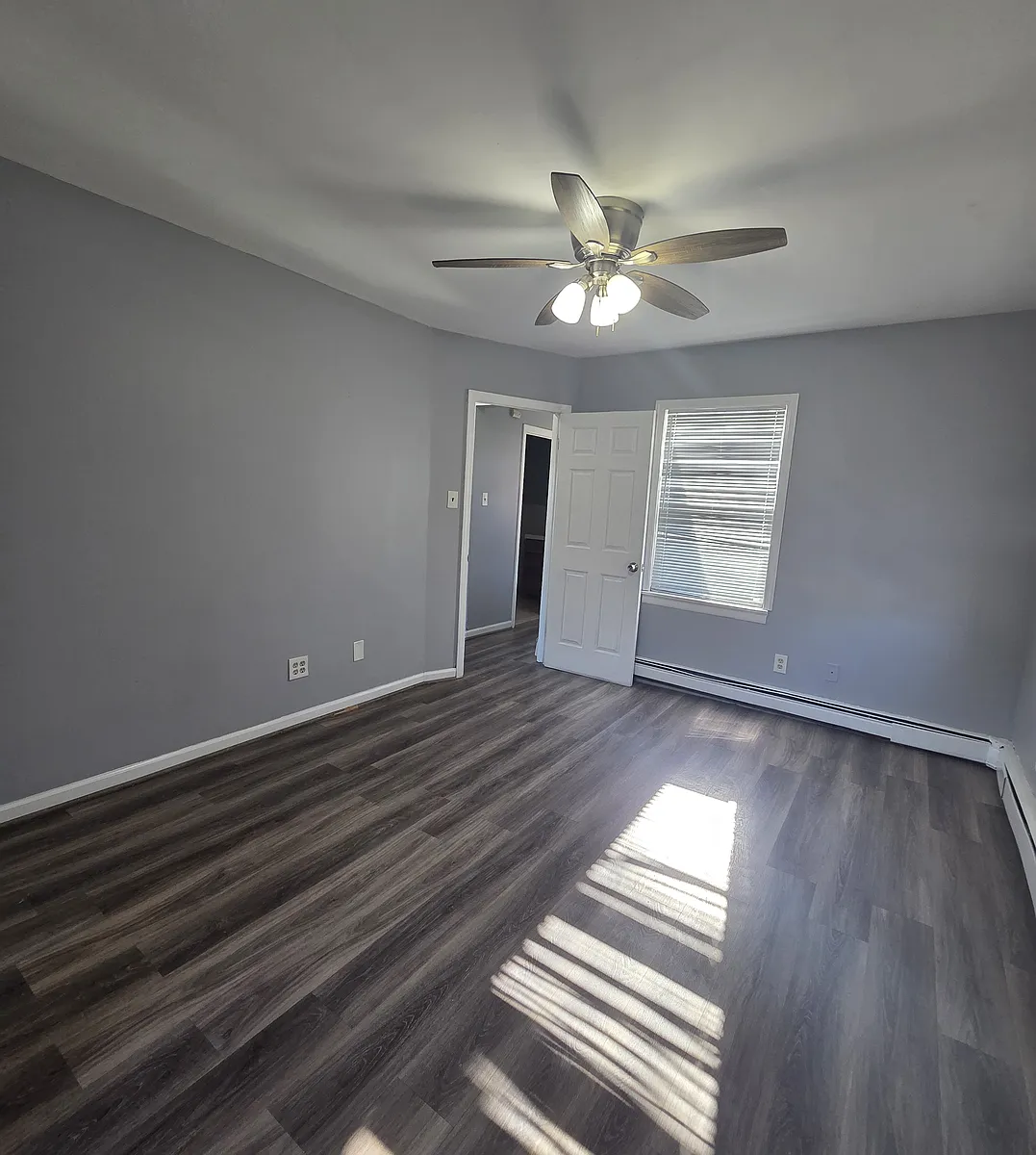 Building Photo - 115 W Bayview Ave #2