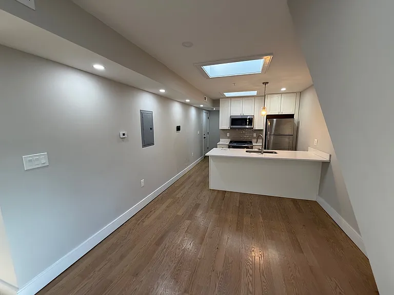 154 Trenton St #3B — Photo 9