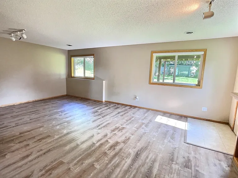 6081 Bakken St — Photo 15