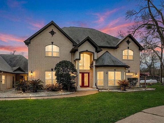 2nd image of 28515 Champions Ridge Rd