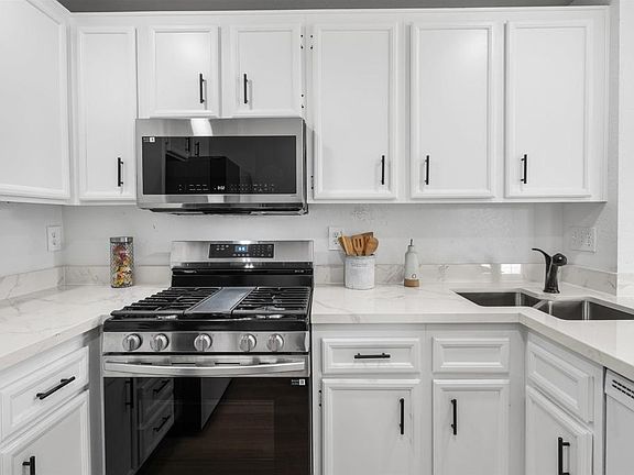 4th image of 231 Riverview Way