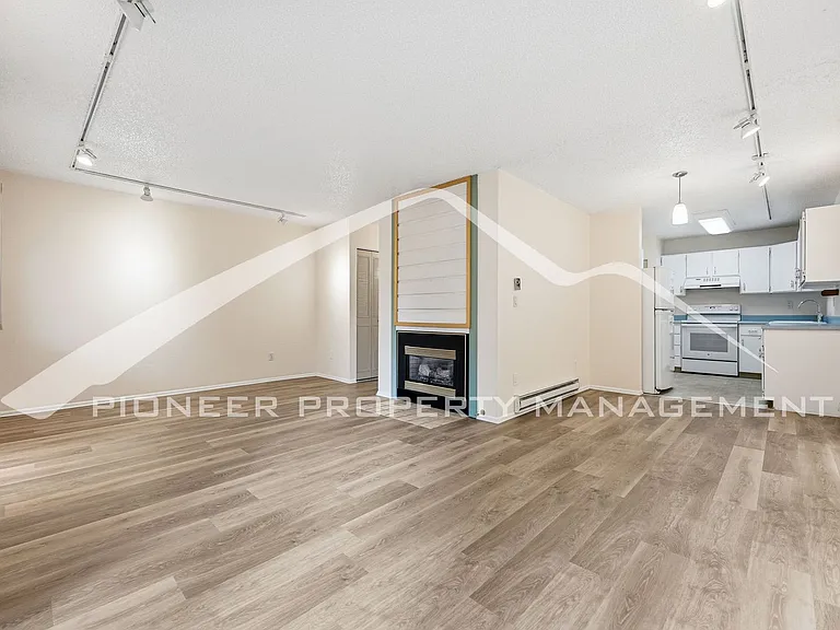 1638 Centaur Cir — Photo 7