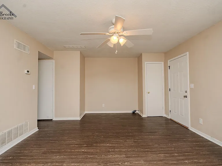 1215 N Pacific Ave — Photo 6
