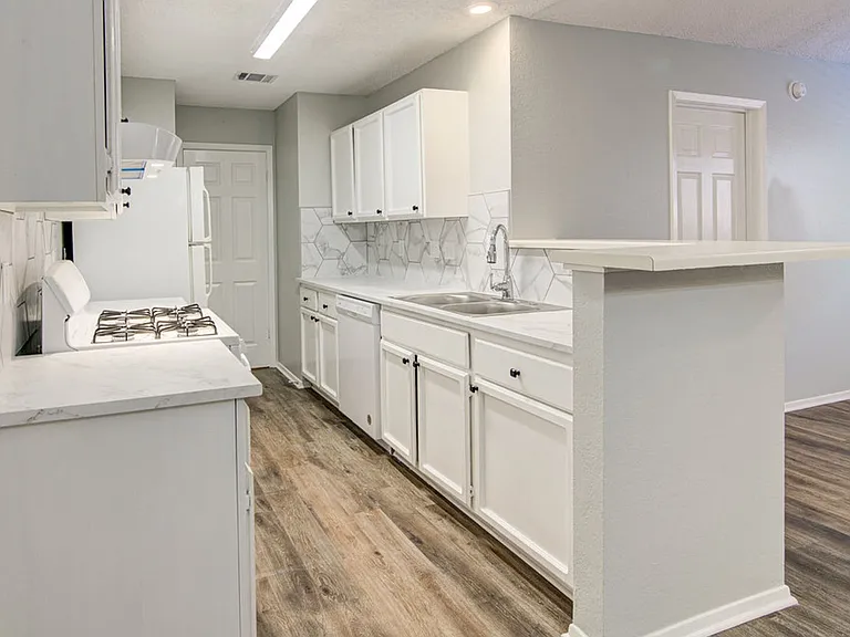 8200 W Gate Blvd — Photo 8