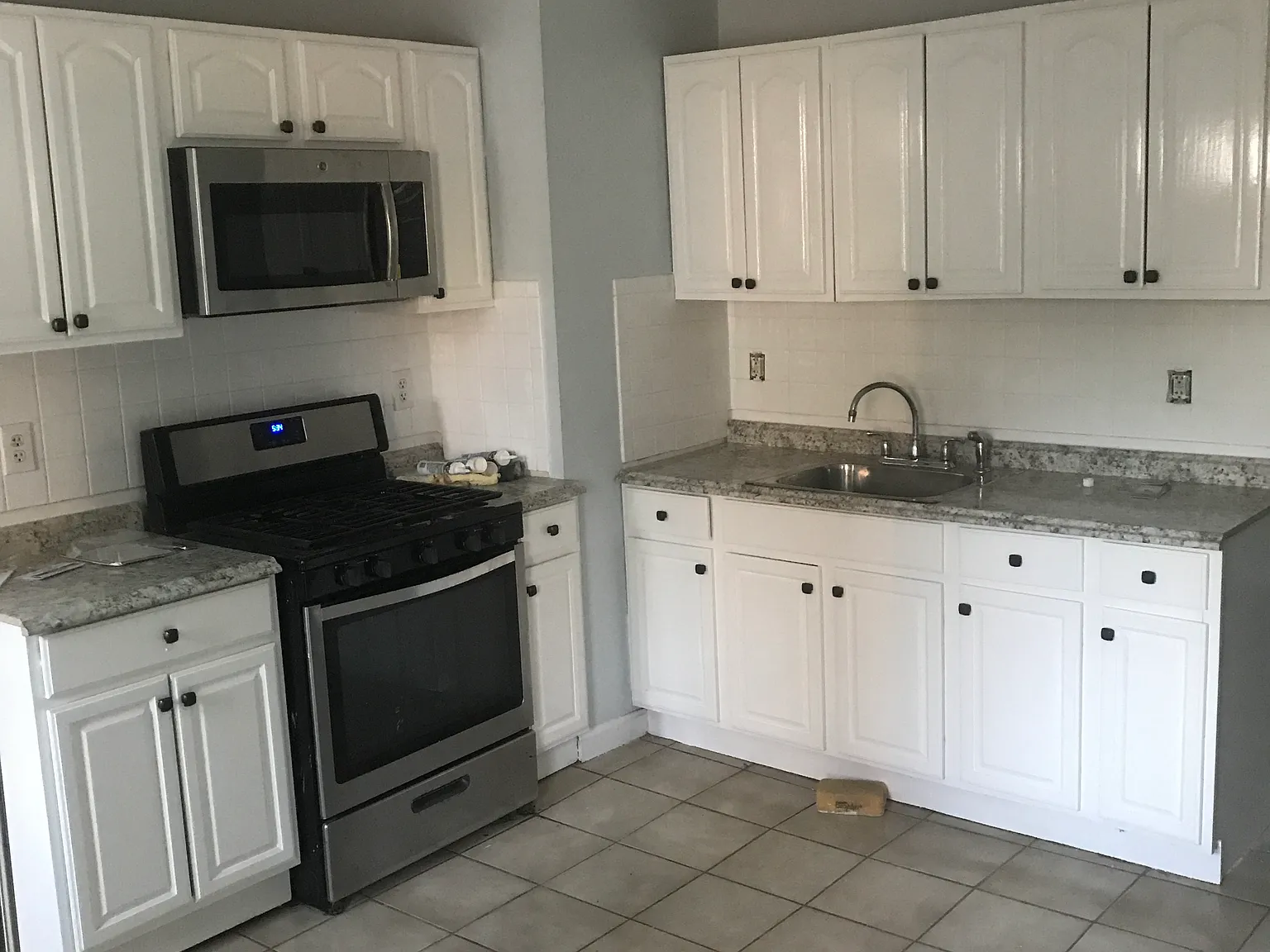 806 Warren Ave — Photo 2