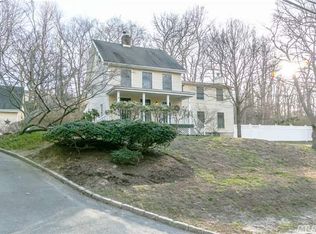 115 Stony Hollow Rd, Centerport, NY 11721