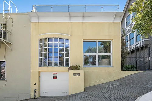 2552 Hyde St Photo 1