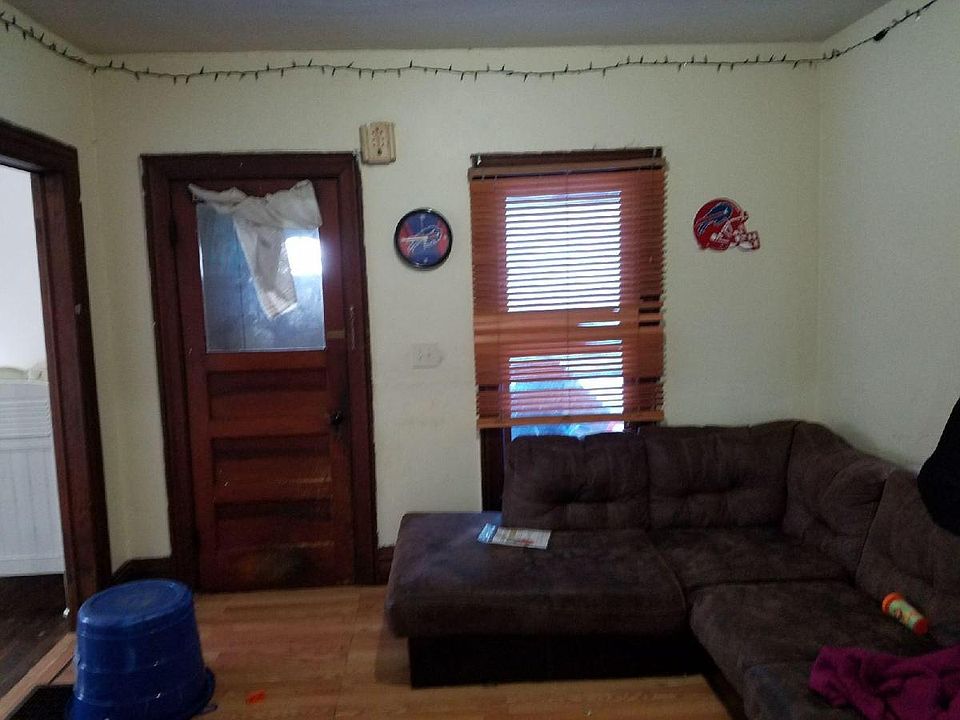 1st image of 4 E Newland Ave