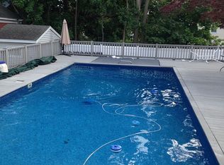 329 Archer St, Freeport, NY 11520