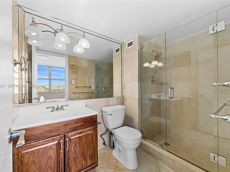 18011 Biscayne Blvd #902 — Photo 7