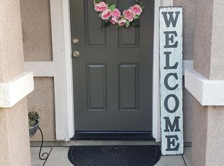 2649 W Brooke Ct, Visalia, CA 93291