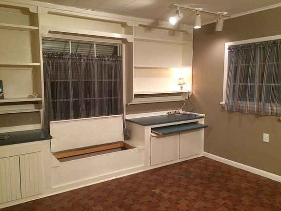 Window seat & pull out desk