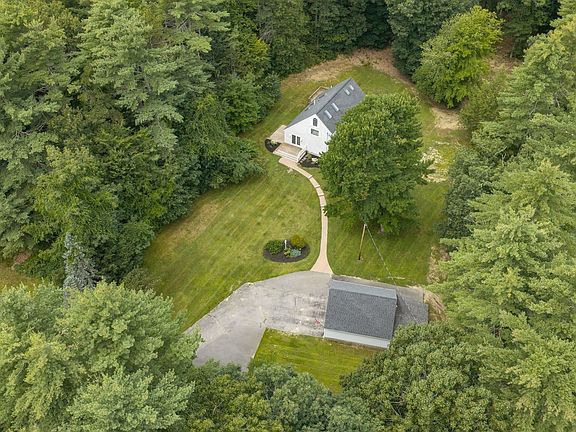 2nd image of 8 Brookhaven Road