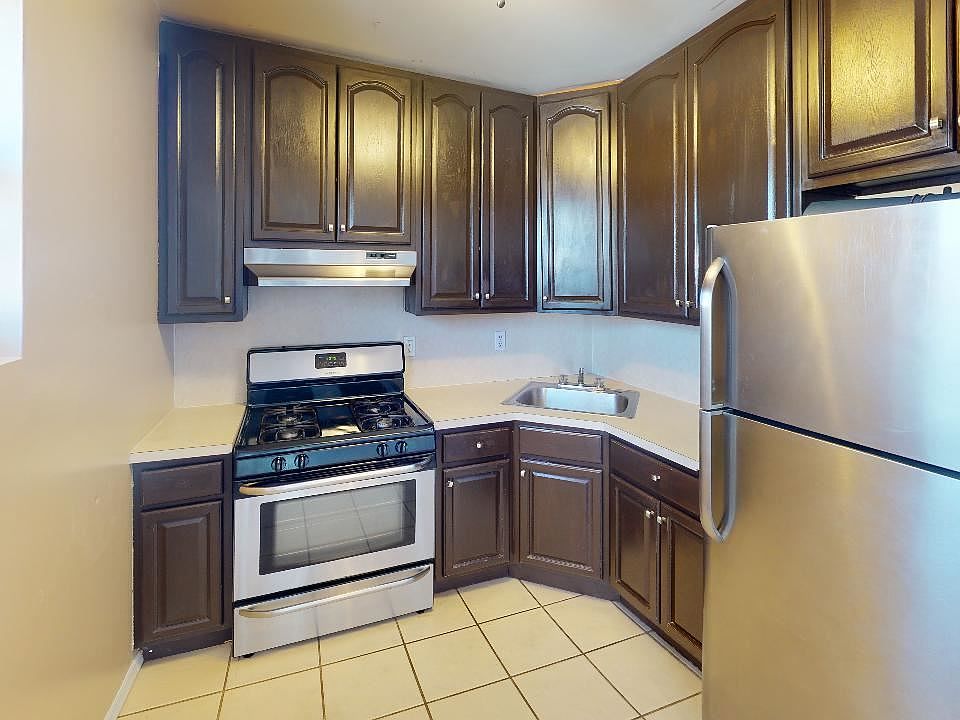 97-12-95th-Avenue-3-Kitchen