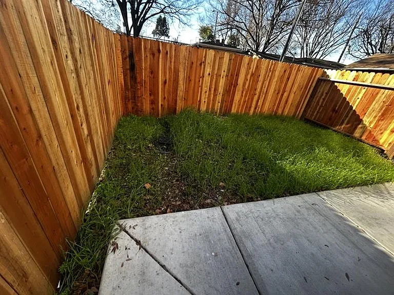 Backyard included.