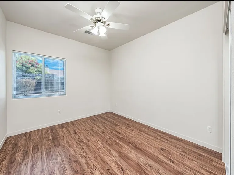 1004 W Orange St — Photo 11