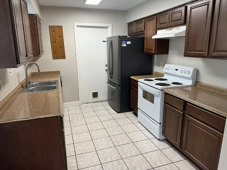 2120 Blair Rd — Photo 32