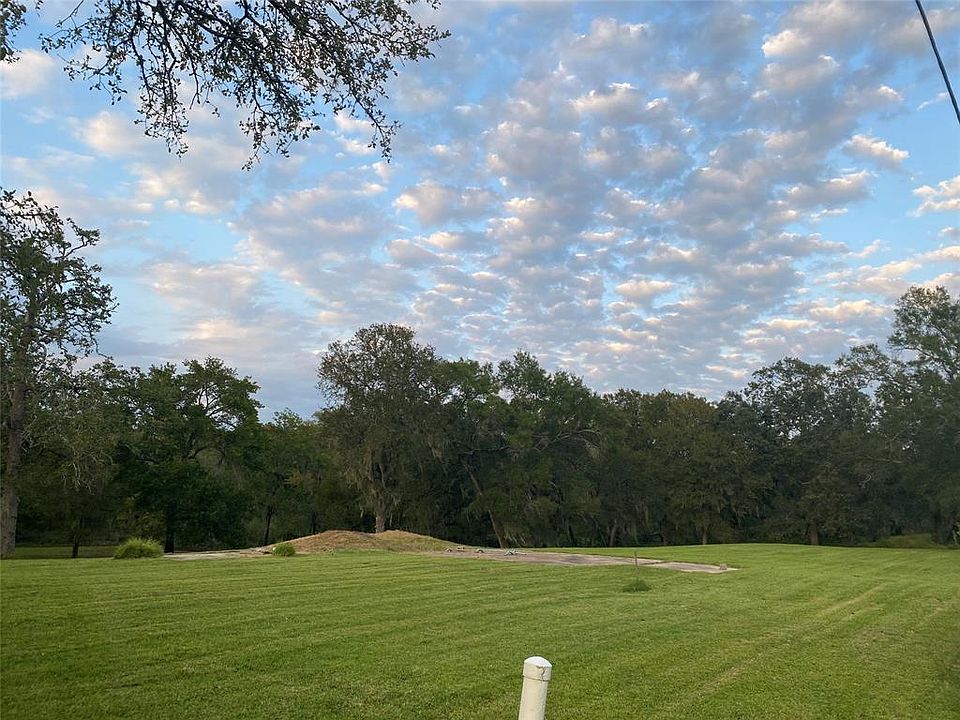 Beautiful Bayou Frontage ready for a custom built home.