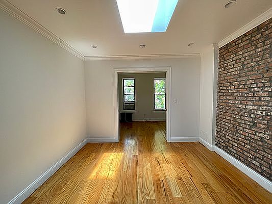 4th image of 319 E 78th St APT 4d