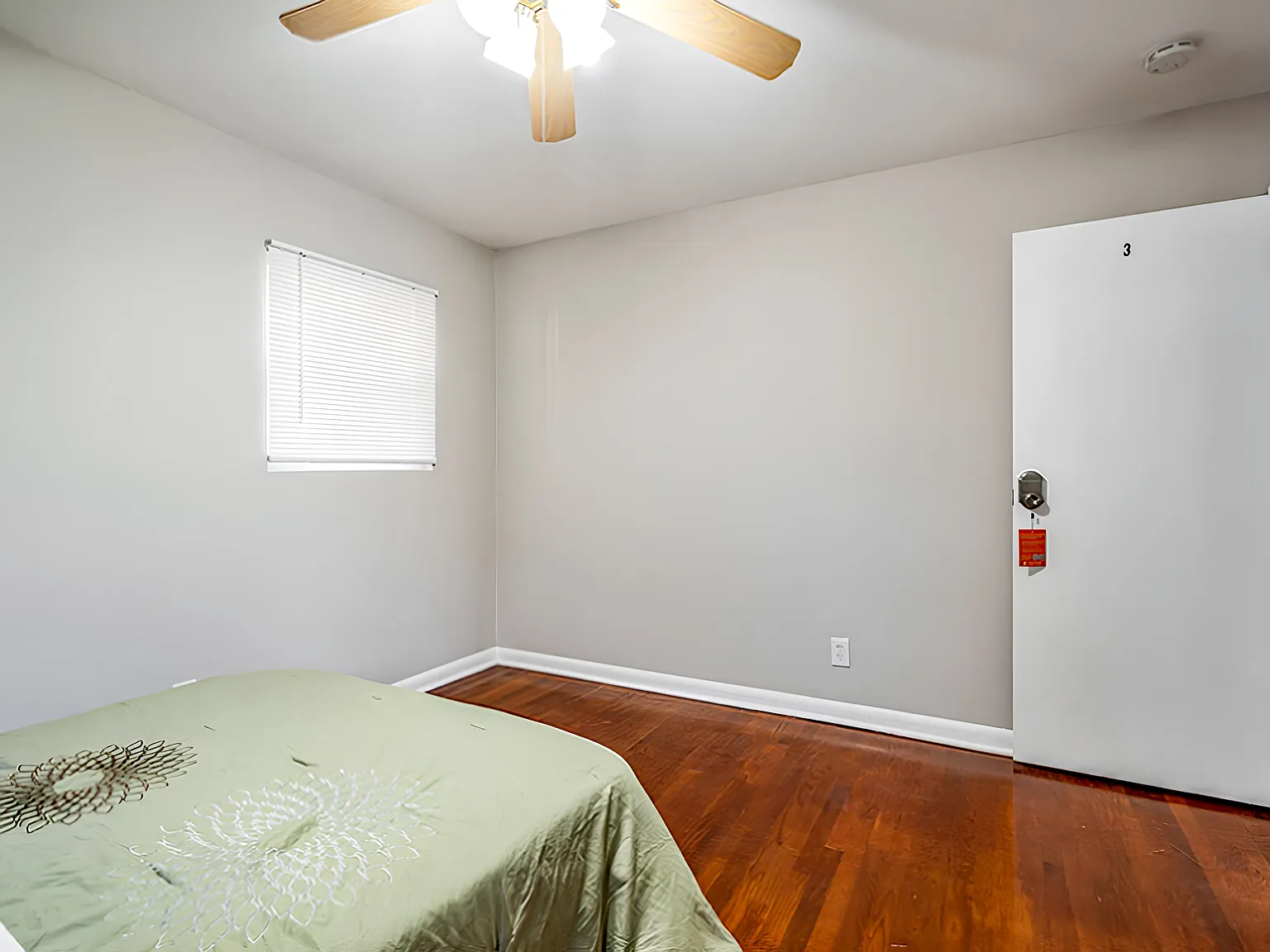 4 bed, 2.5 bath, 1481 sqft, $875 — Photo 2
