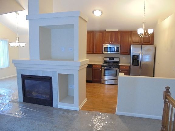 5th image of 583 S Parkside Dr