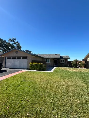 3293 Oak Knoll Dr — Photo 1