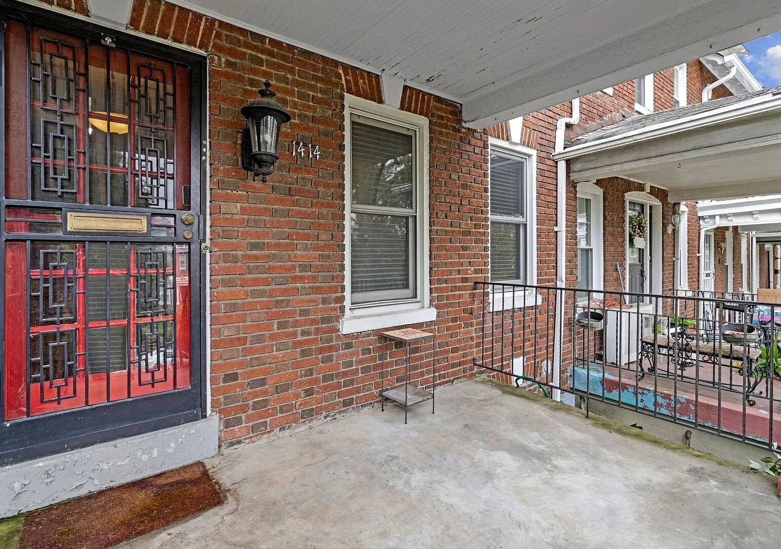 Beautiful Petworth Rowhome with Backyard and Parking! — Photo 4