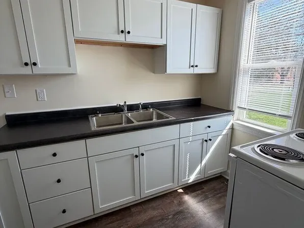 417 E Honeywell Ave #212, Hoopeston, IL 60942