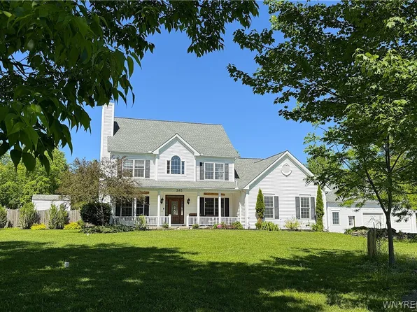 285 Cook Rd, East Aurora, NY 14052