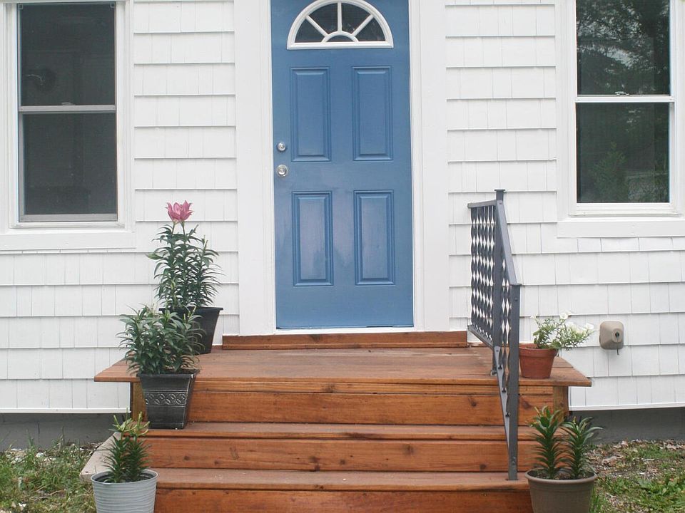 1st image of 389 Parker Ave