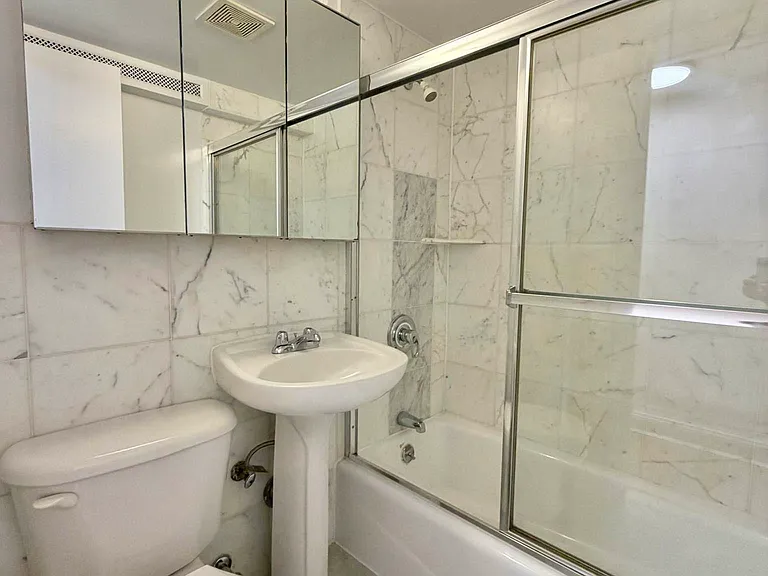 333 E 84th St #2H — Photo 3
