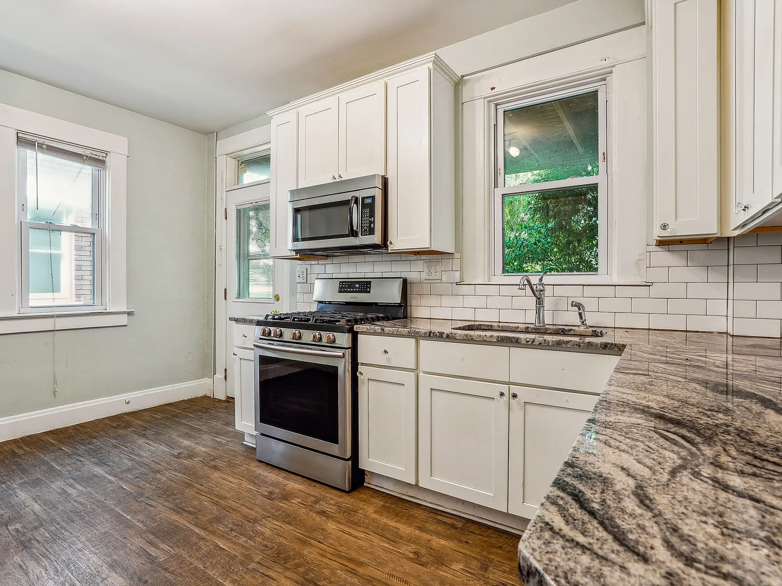 6 bed, 2600 sqft, $465 — Photo 4