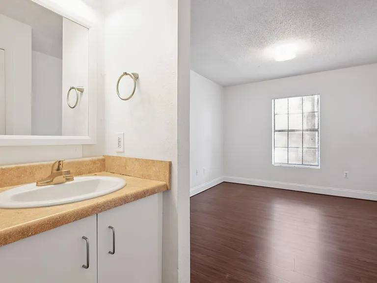 12220 Apache Avenue — Photo 13