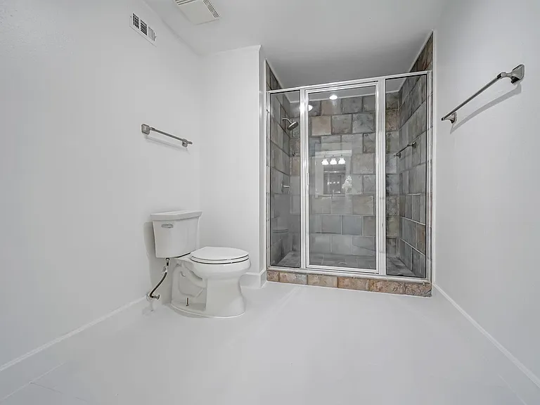 516 S Post Oak Ln #18 — Photo 15
