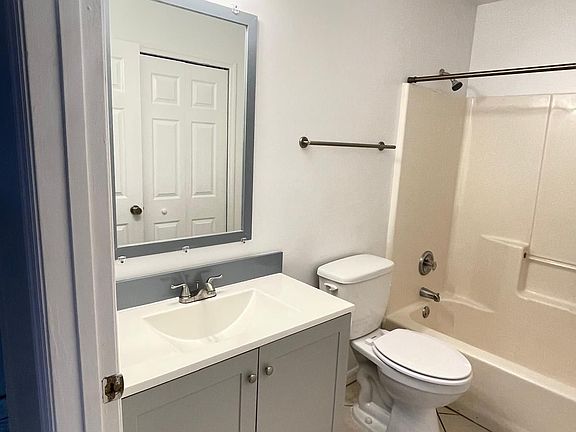 2nd image of 1311 W Gladiola Dr