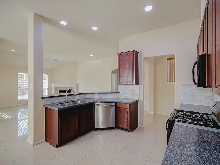 15115 Russet Bend Ln — Photo 27