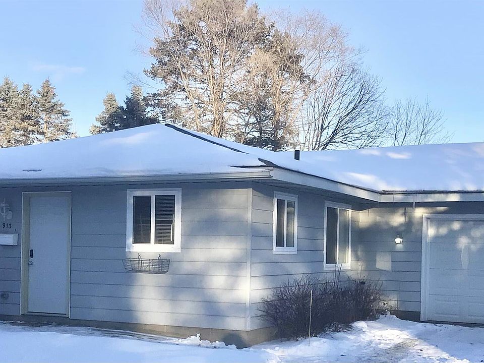 1st image of 913 Mulberry Ln