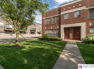 10 W Bethune St, Detroit, MI 48202