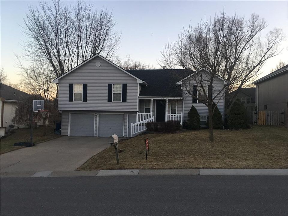 1st image of 408 NE Virginia Ct