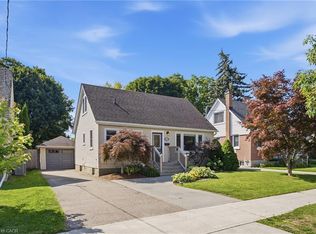 20 Hillview St, Kitchener, ON N2H5P8