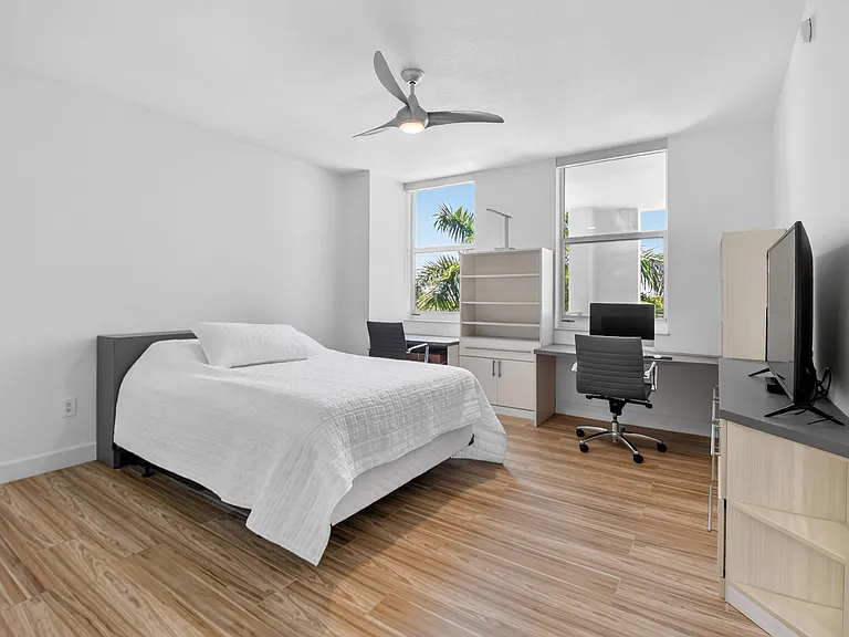 550 Okeechobee Blvd #423 — Photo 38