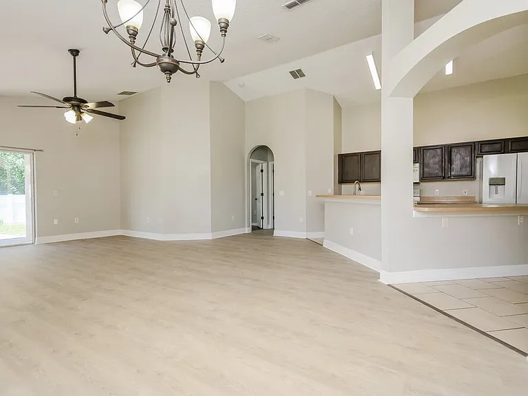 1320 Creekview Ct — Photo 5