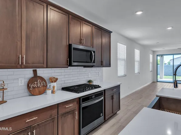 33915 N BLUE CURL Lane, San Tan Valley, AZ 85144