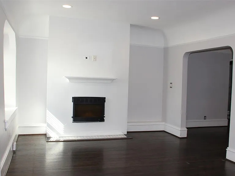 115 E Lincoln St — Photo 10