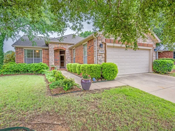 1506 Pine Hills Ln, Corinth, TX 76210