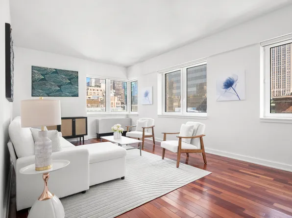 425 5th Avenue 22F image 2 of 10