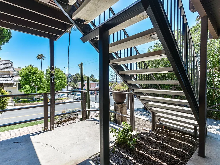 1202 Buena Vista — Photo 20